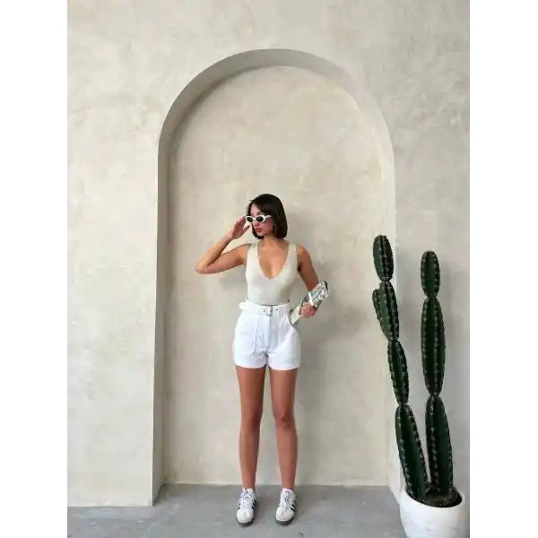 Kemer detaylı gabardin şort beyaz s25289