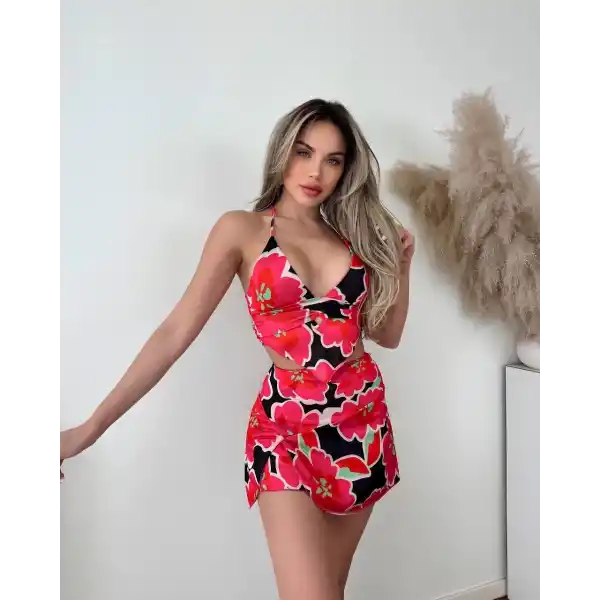 Kırmızı desenli alt üst takım