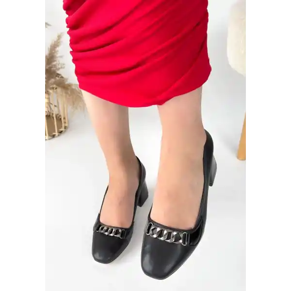 Lade Siyah Cilt Topuklu Ayakkabı