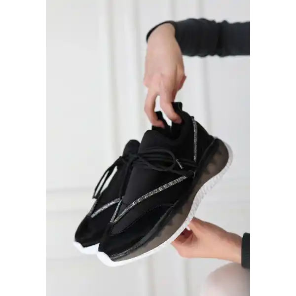 Liney Siyah Rugan Bağcıklı Spor Ayakkabı