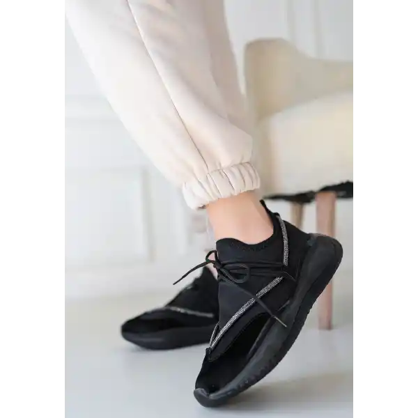 Liney Siyah Rugan Siyah Tabanlı Bağcıklı Spor Ayakkabı