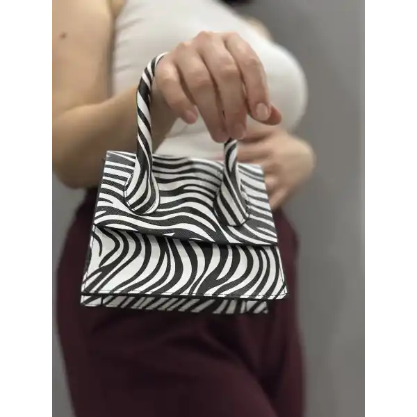 luxe siyahbeyaz cilt çanta