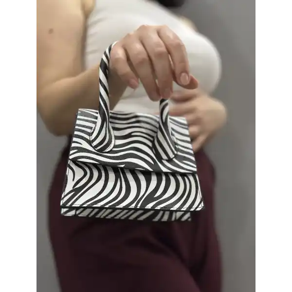 luxe siyahbeyaz cilt çanta