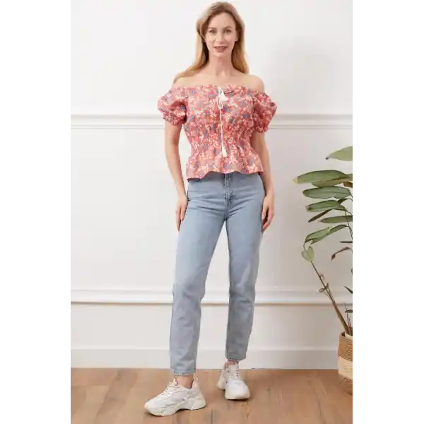 Madonna yaka çiçekli bluz