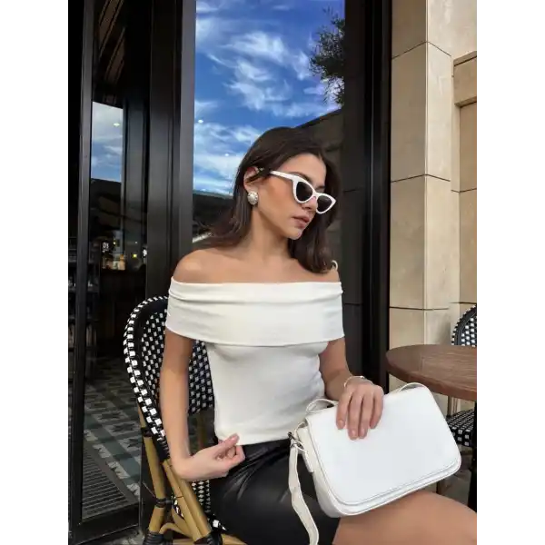 Madonna yaka sıfır kol bluz