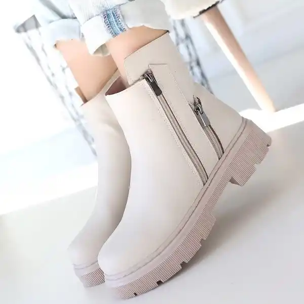 Menta Bej Cilt Fermuar Aksesuarlı Bot