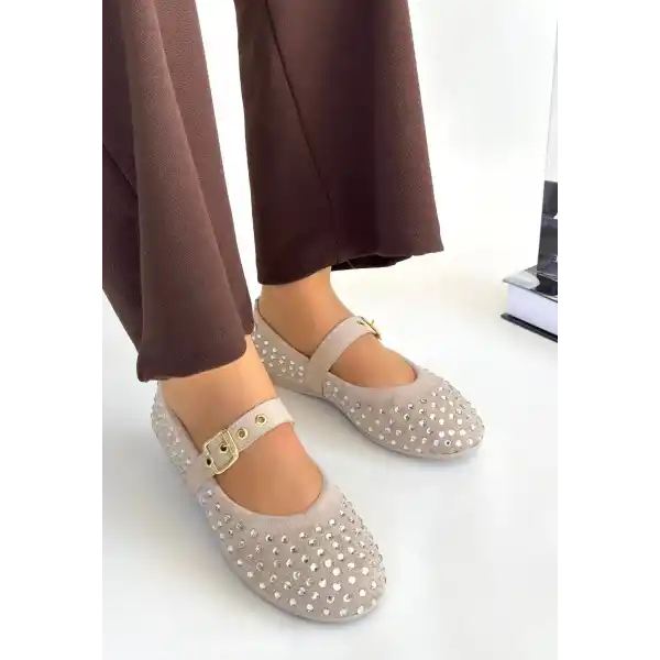 Olise Bej Boncuk İşlemeli Babet Ayakkabı