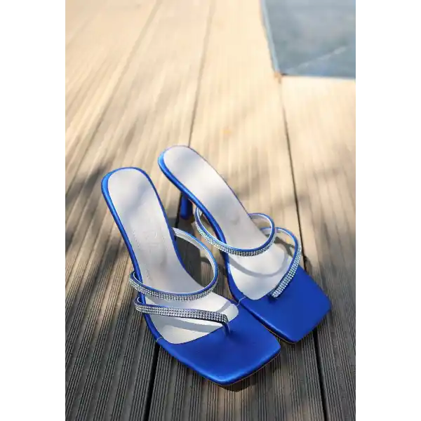 Oyra Mavi Saten Topuklu Terlik