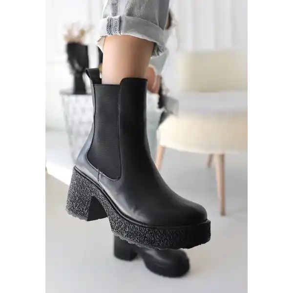 Paigo Siyah Cilt Topuklu Bot