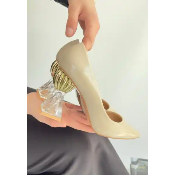 Pioni Bej Rugan Topuklu Ayakkabı