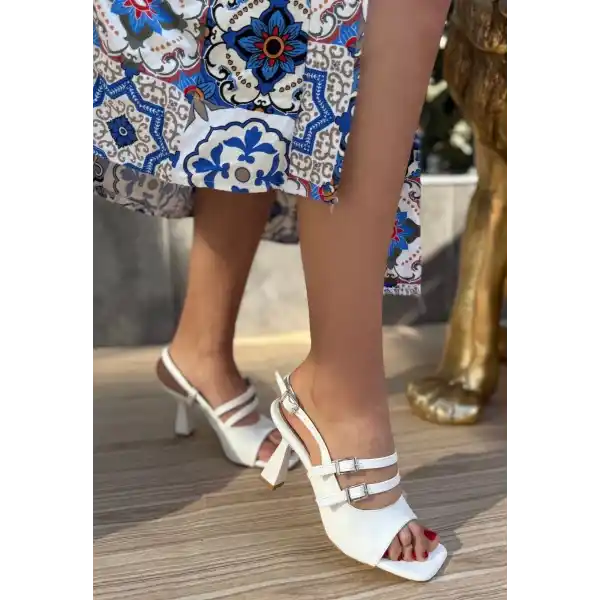 Puck Beyaz Cilt Topuklu Ayakkabı