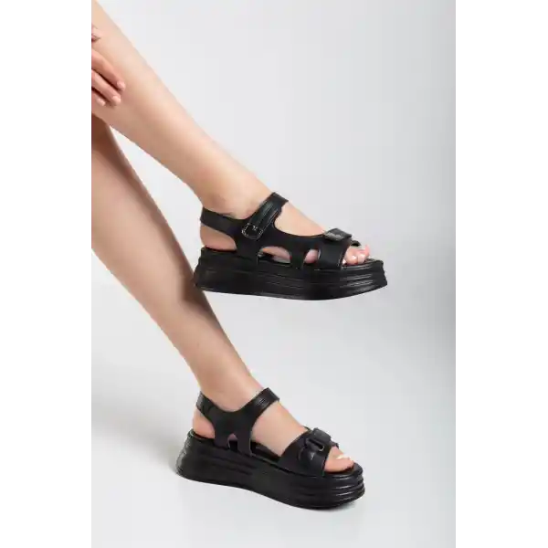 Saide Siyah Cilt Cırt Cırtlı Sandalet