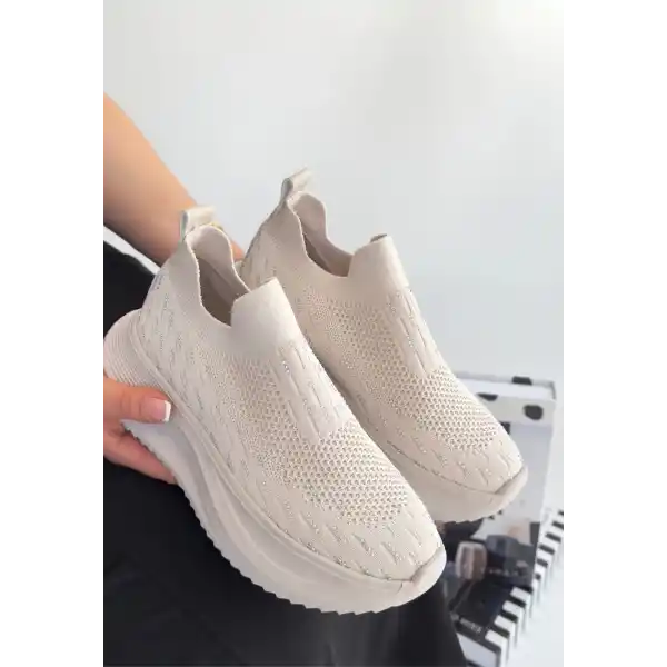 Soord Bej Triko Boncuk İşlemeli Spor Ayakkabı