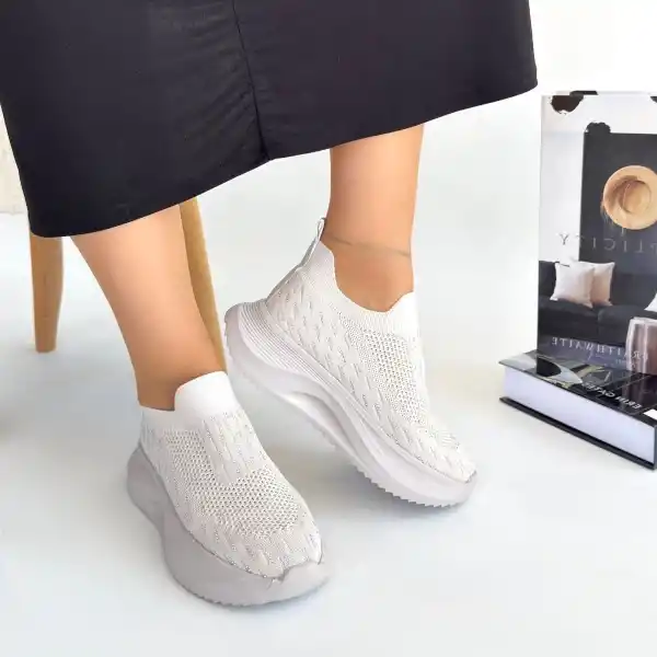 Soord Bej Triko Boncuk İşlemeli Spor Ayakkabı