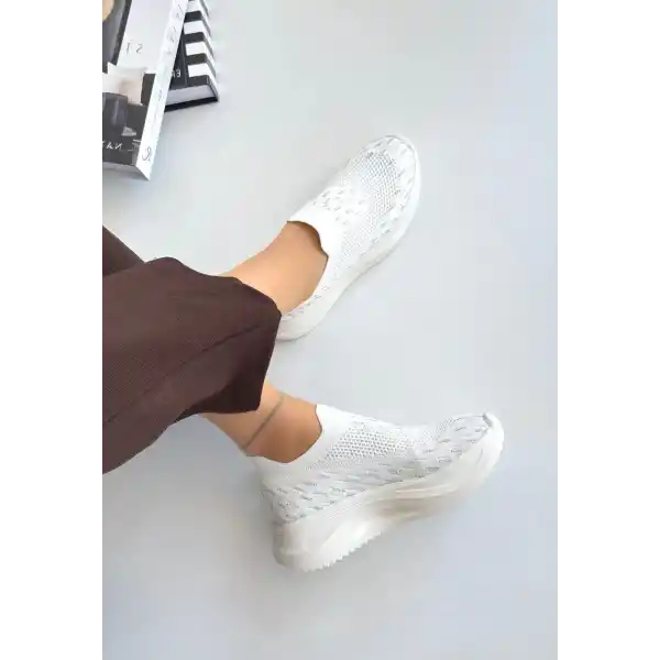 Soord Beyaz Triko Boncuk İşlemeli Spor Ayakkabı