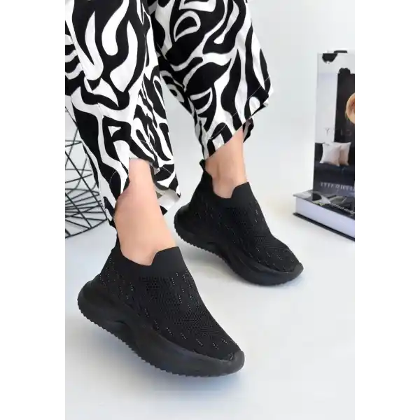 Soord Siyah Triko Boncuk İşlemeli Spor Ayakkabı