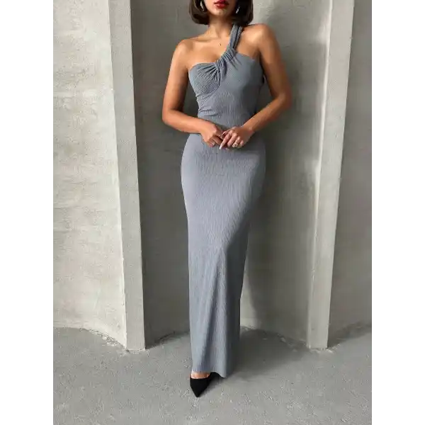 Tek omuz pliseli elbise