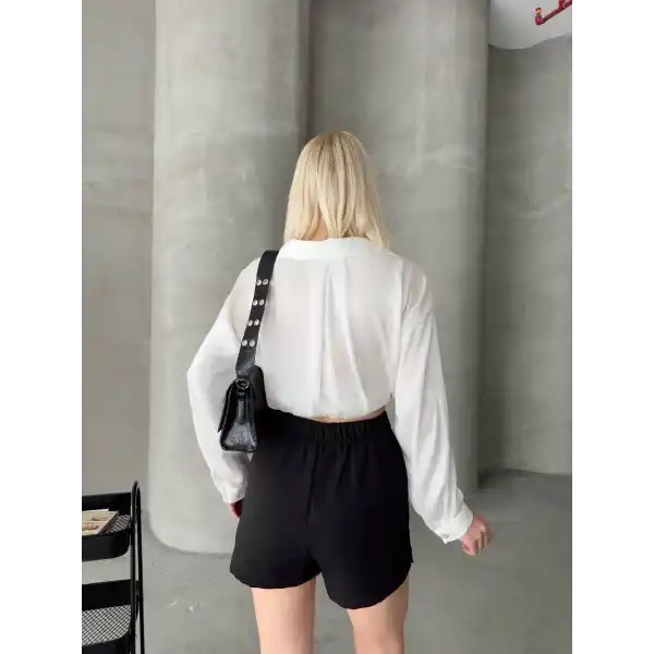 Tek yırtmajlı şort etek