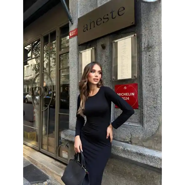 Uzun kollu uzun elbise