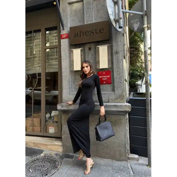 Uzun kollu uzun elbise