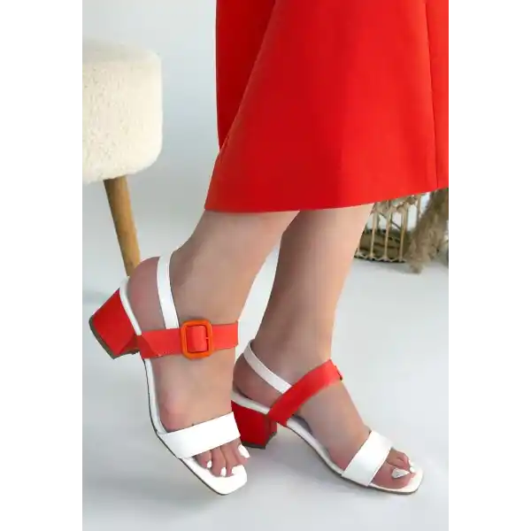 Year Beyaz Cilt Turuncu Detaylı Topuklu Ayakkabı