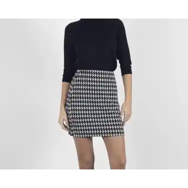 kazaayağı likralı mini etek siyahbeyaz