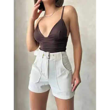 Kemer detaylı gabardin şort krem s25289