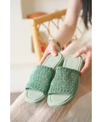 Claris Yeşil Örgü Terlik