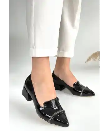 Liina Siyah Rugan Topuklu Ayakkabı