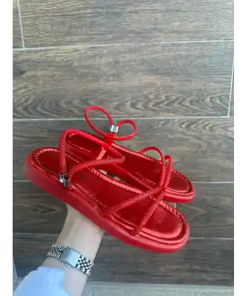 Nadda Kırmızı Cilt Boncuk İşlemeli Sandalet