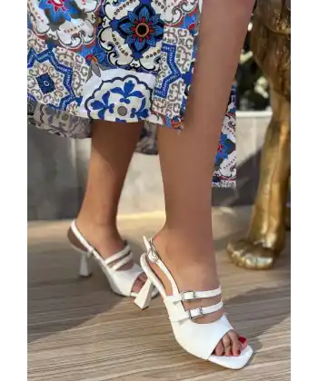 Puck Beyaz Cilt Topuklu Ayakkabı