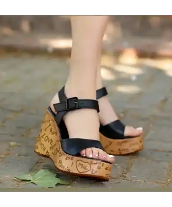 Riboy Siyah Cilt Dolgu Topuk Sandalet