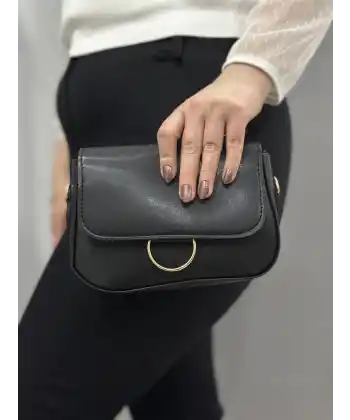 Siyah cilt mossi çanta