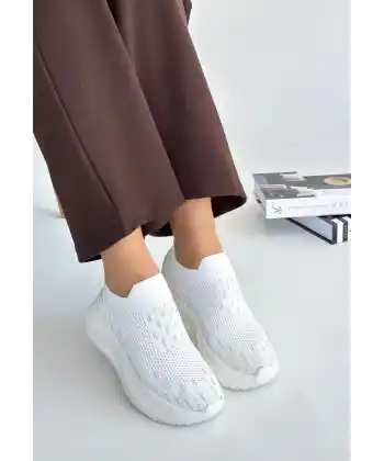 Soord Beyaz Triko Boncuk İşlemeli Spor Ayakkabı