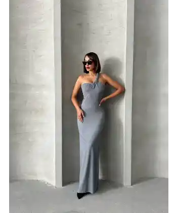 Tek omuz pliseli elbise