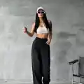 Arkadan tokalı jeans pantolon Siyah