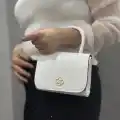 Beyaz cilt krash çanta