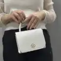 Beyaz cilt krash çanta