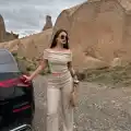 Madonna yaka bol paça pantolonlu takım