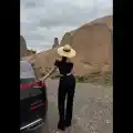 Madonna yaka bol paça pantolonlu takım