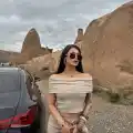 Madonna yaka bol paça pantolonlu takım