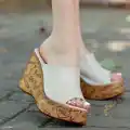 Silya Bej Cilt Dolgu Topuk Terlik