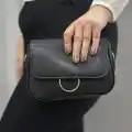 Siyah cilt mossi çanta