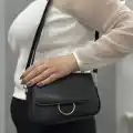 Siyah cilt mossi çanta