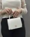 Beyaz cilt krash çanta