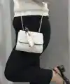 Beyaz cilt zoje çanta