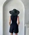 Kuşaklı şortlu tulum