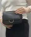 Siyah cilt mossi çanta