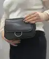 Siyah cilt mossi çanta