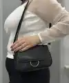 Siyah cilt mossi çanta